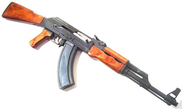 Автомат Калашникова - легендарное отечественное оружие - AK-47.jpg